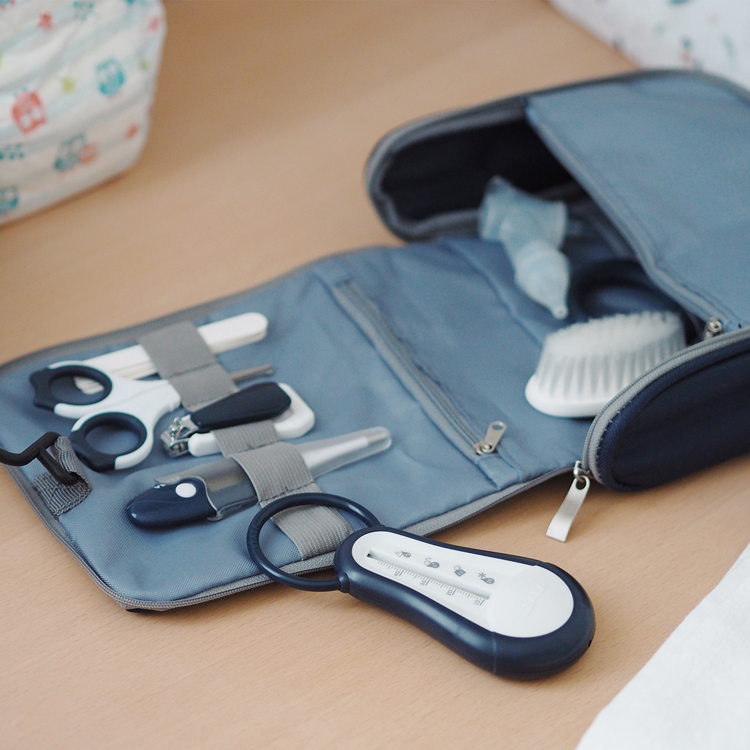 Trousse de toilette nomade night blue (9 accessoires) (Béaba) - Image 4