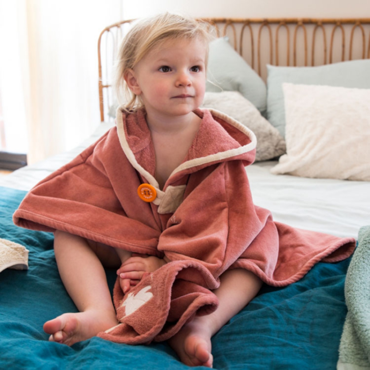 Cape de bain marsala écureuil personnalisable (0-5 ans) (L'oiseau bateau) - Image 1