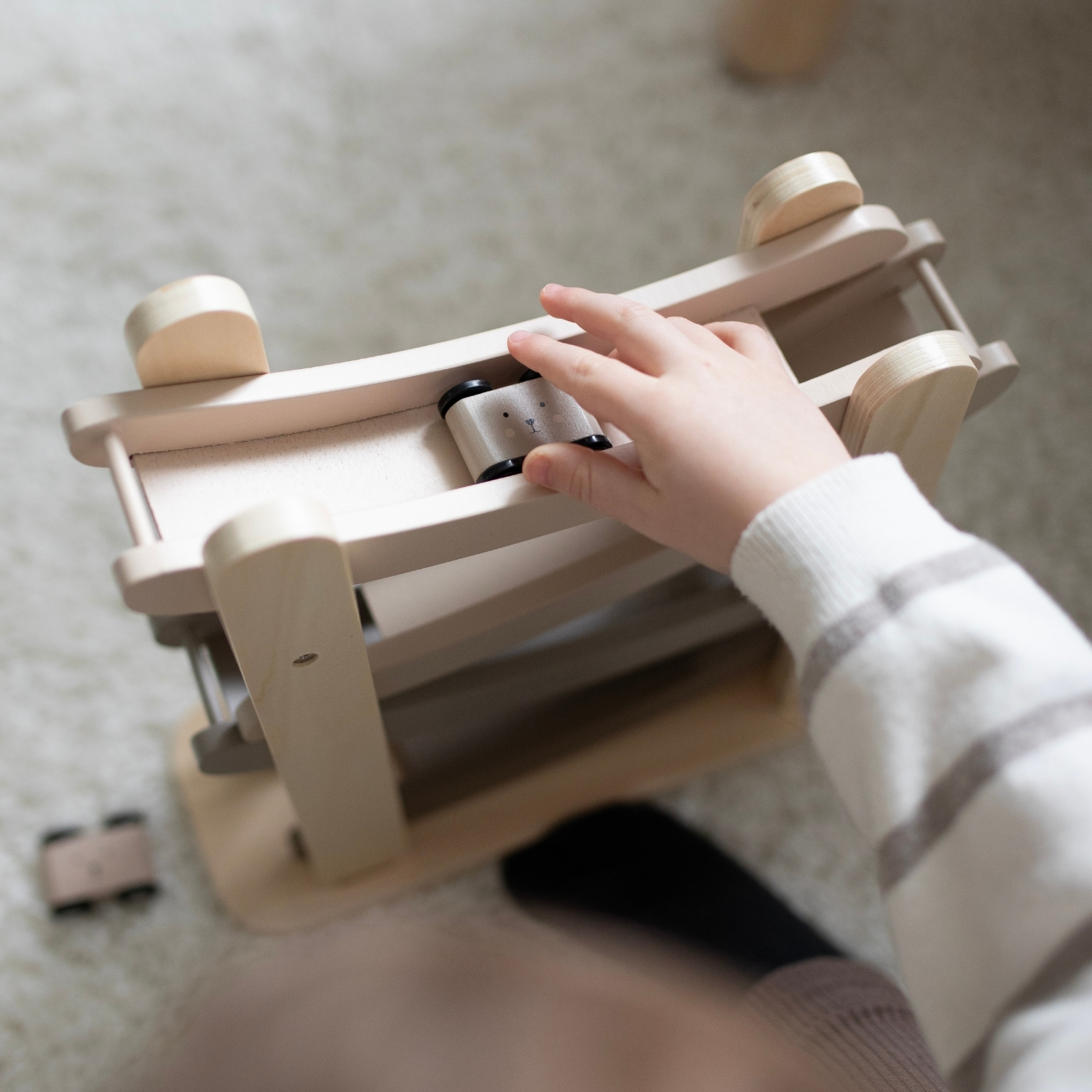 Circuit voiture en bois looping Nature (Jabadabado) - Image 2
