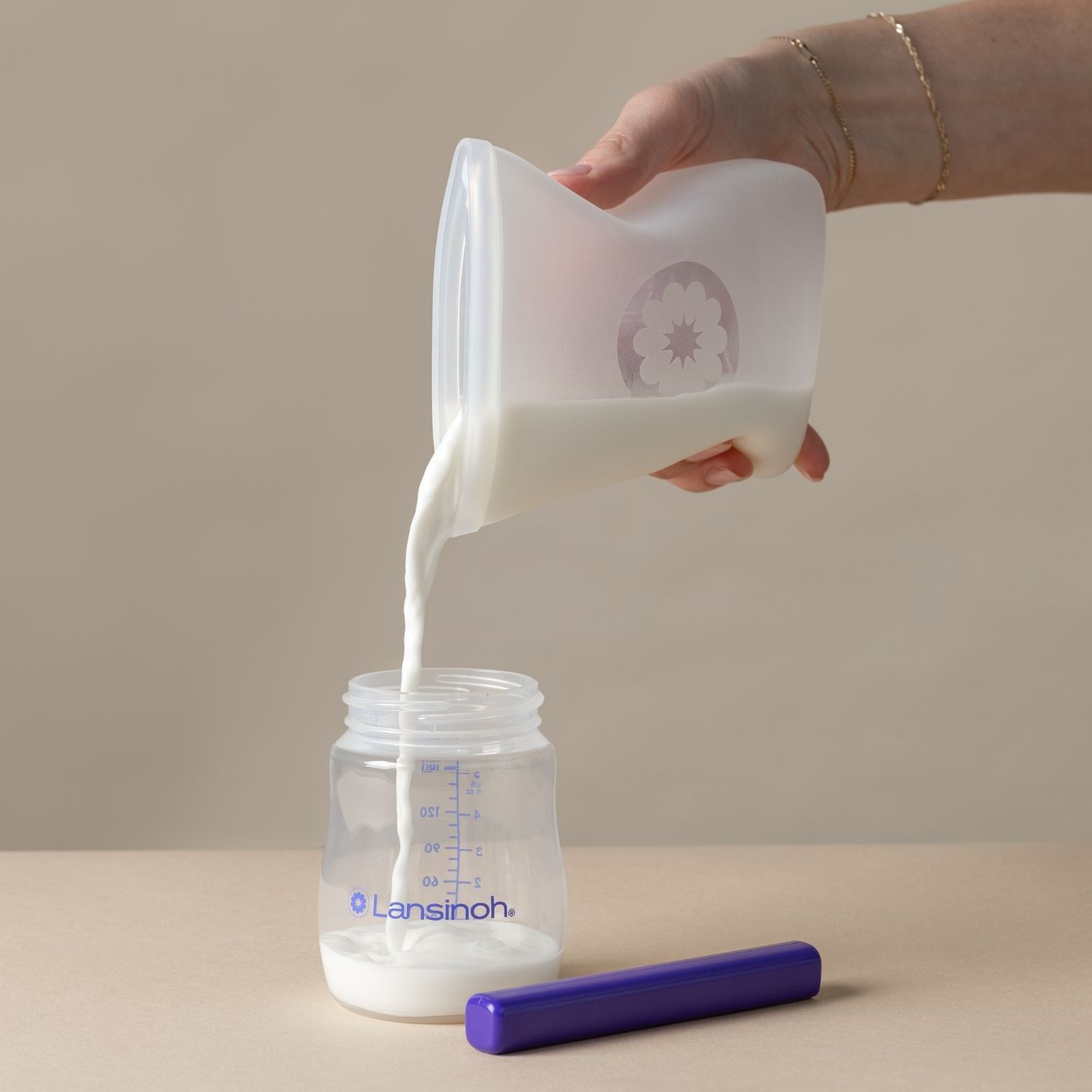 Lot de 5 sachets de conservation de lait maternel en silicone (Lansinoh) - Image 1