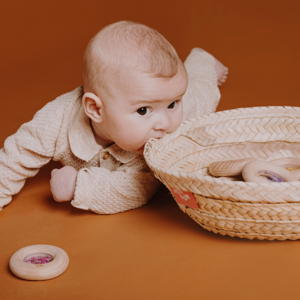 Hochet sensoriel Sensory Donut Grappes de raisin (Petit Boum) - Image 4