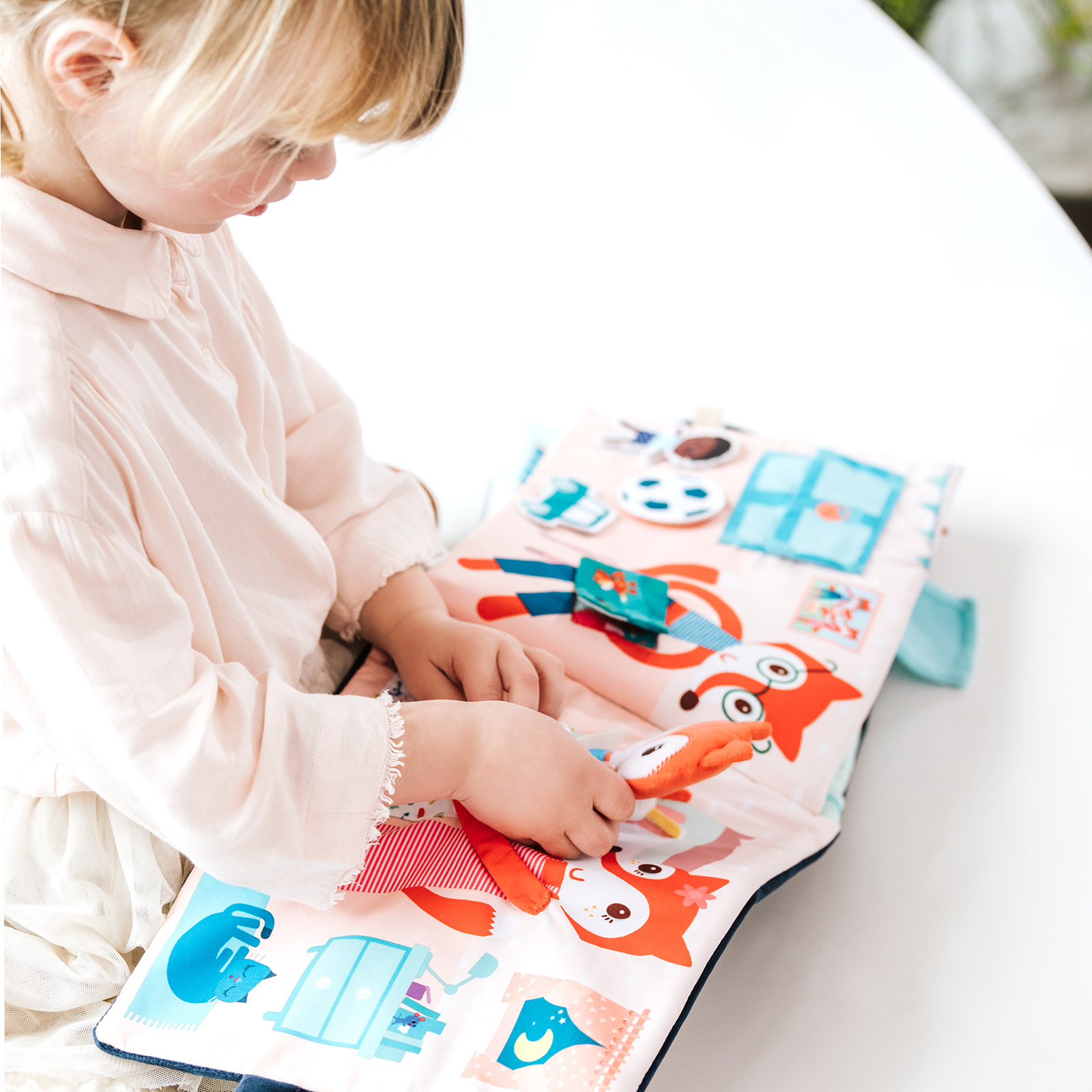 Livre bébé d'activités Bonsoir Petit Renard (Lilliputiens) - Image 2