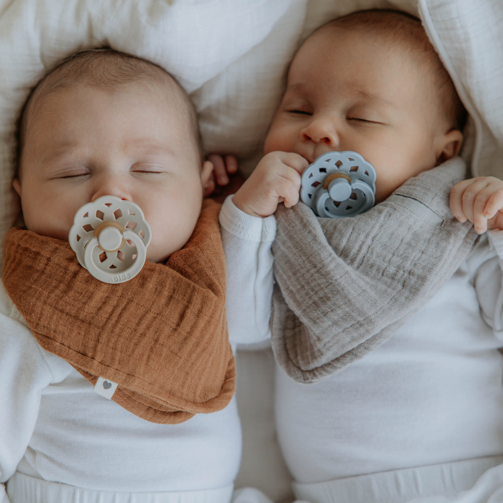 Lot de 2 sucettes en latex Bohème Ivory-Sage (6-18 mois) (Bibs) - Image 3