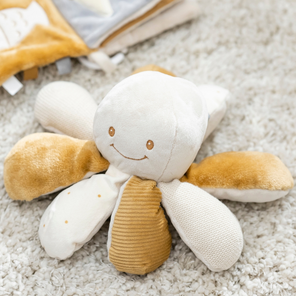 Peluche d'activités pieuvre Lapidou sable-caramel (20 cm) (Nattou) - Image 3