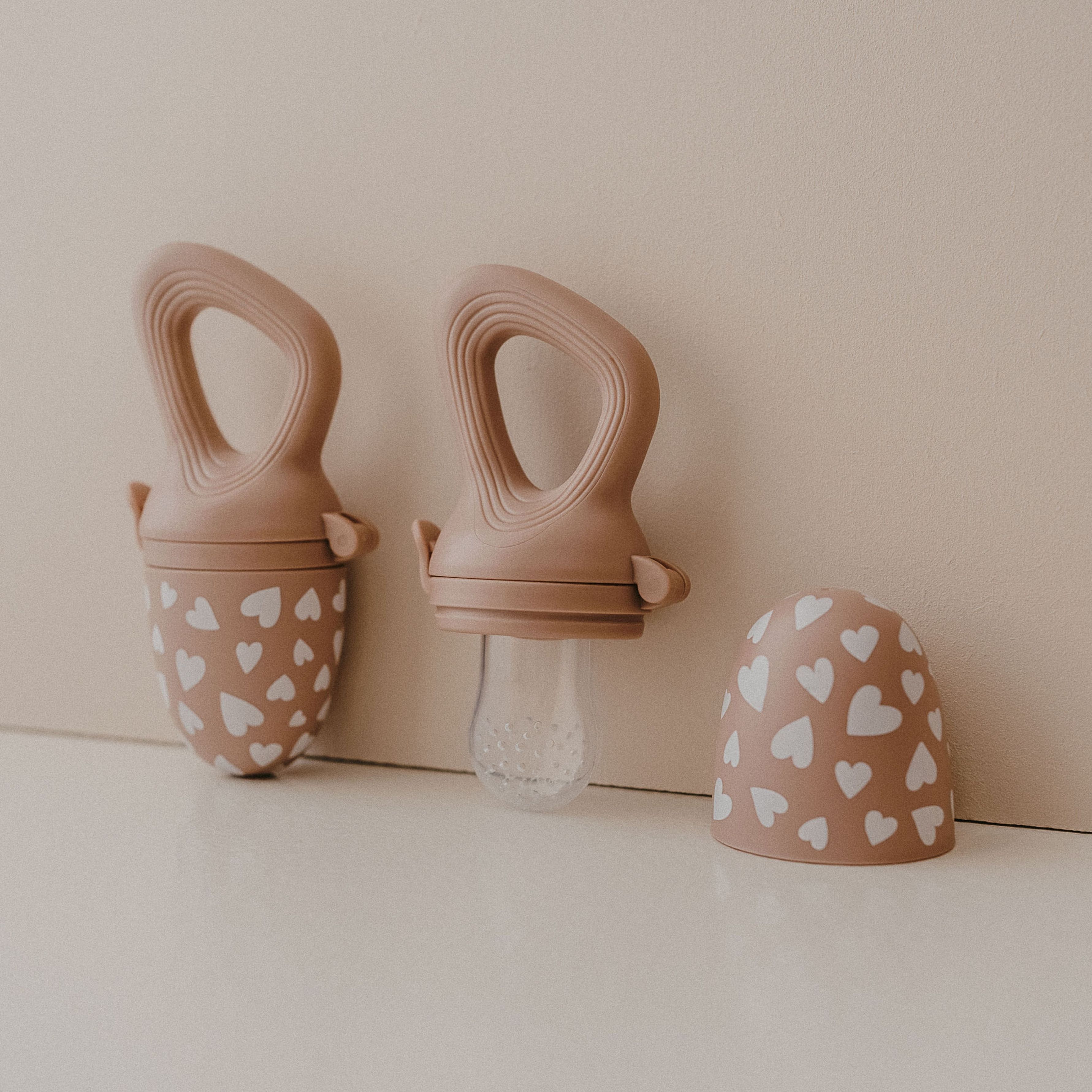 Sucette grignoteuse et 4 embouts Fall In Love taupe rose (Zakuw) - Image 3