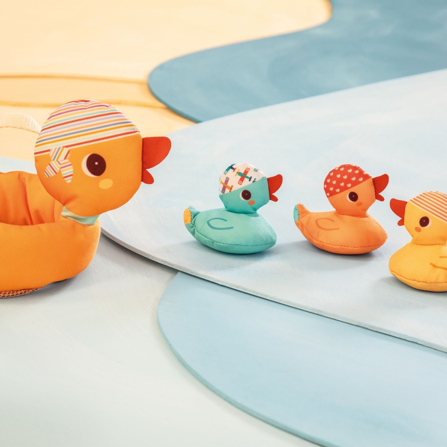 Jeu de bain Maman canards et ses canetons (4 pièces) (Lilliputiens) - Image 3