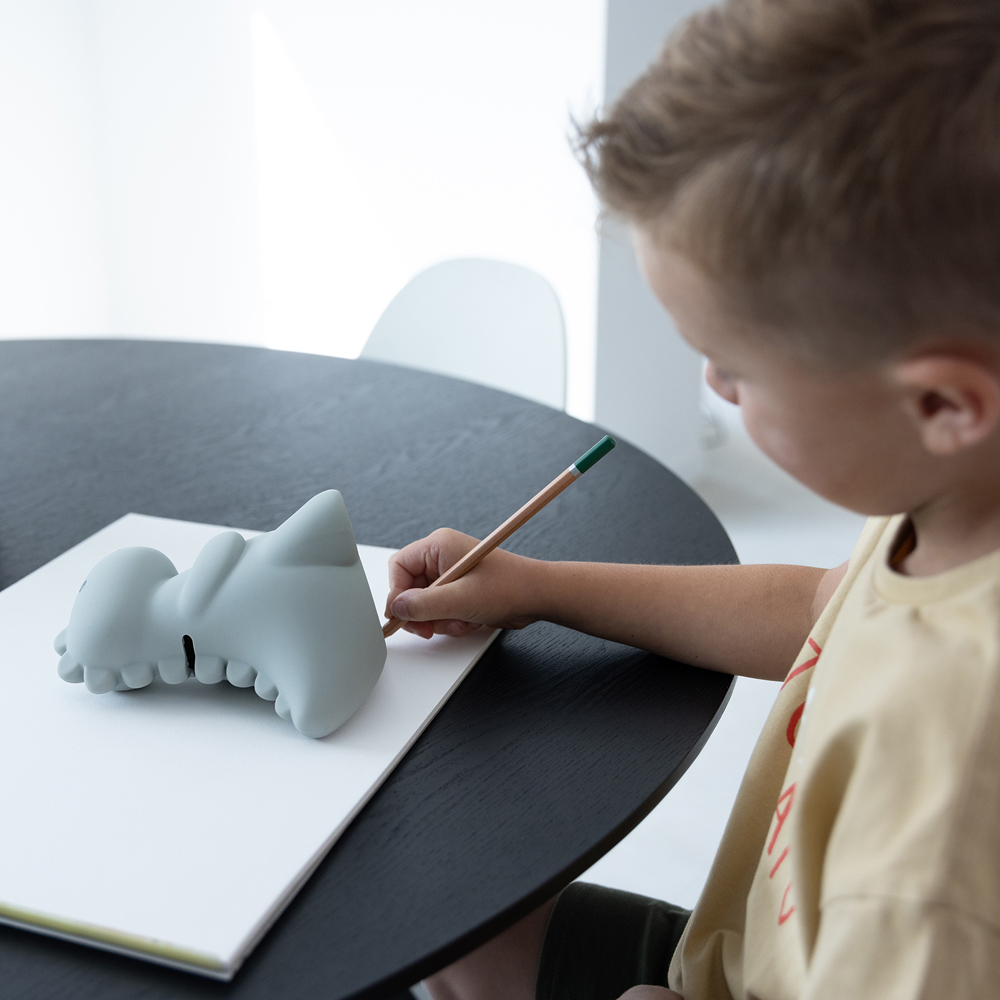 Tirelire Jéroom sauge (15 cm) (Atelier Pierre Junior) - Image 2