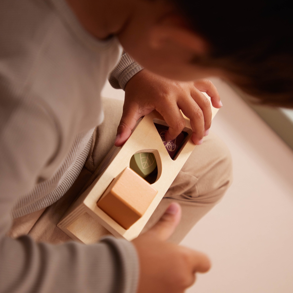 Jouet trieur de formes en bois (Filibabba) - Image 4