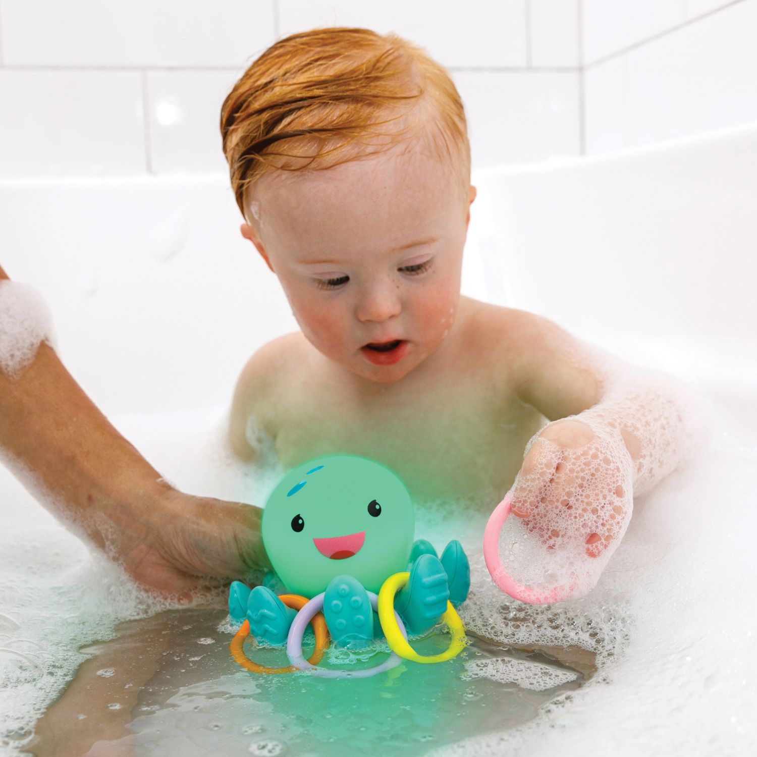 Pieuvre de bain lumineuse avec anneaux (Infantino) - Image 1