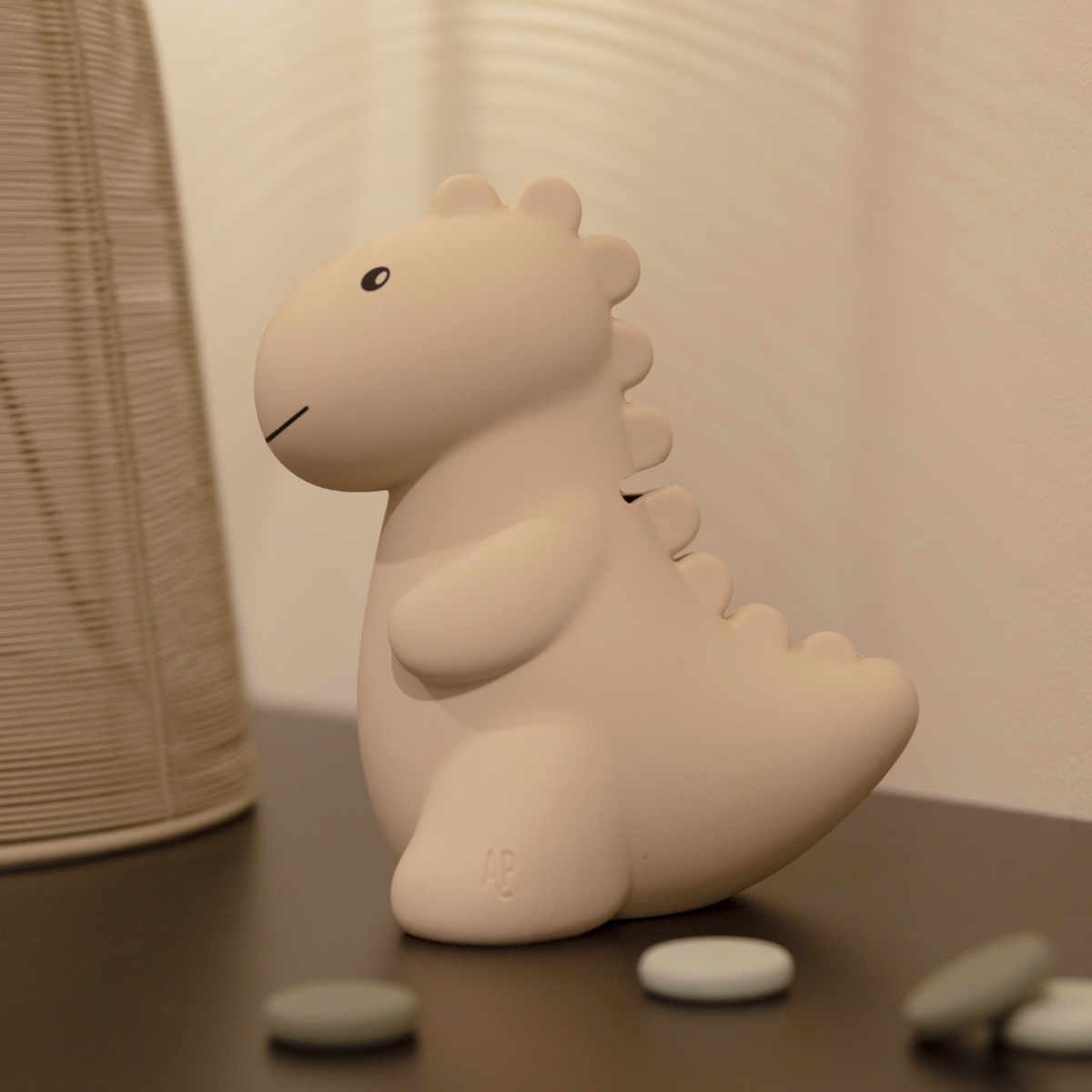 Tirelire Jéroom sable (15 cm) (Atelier Pierre Junior) - Image 1