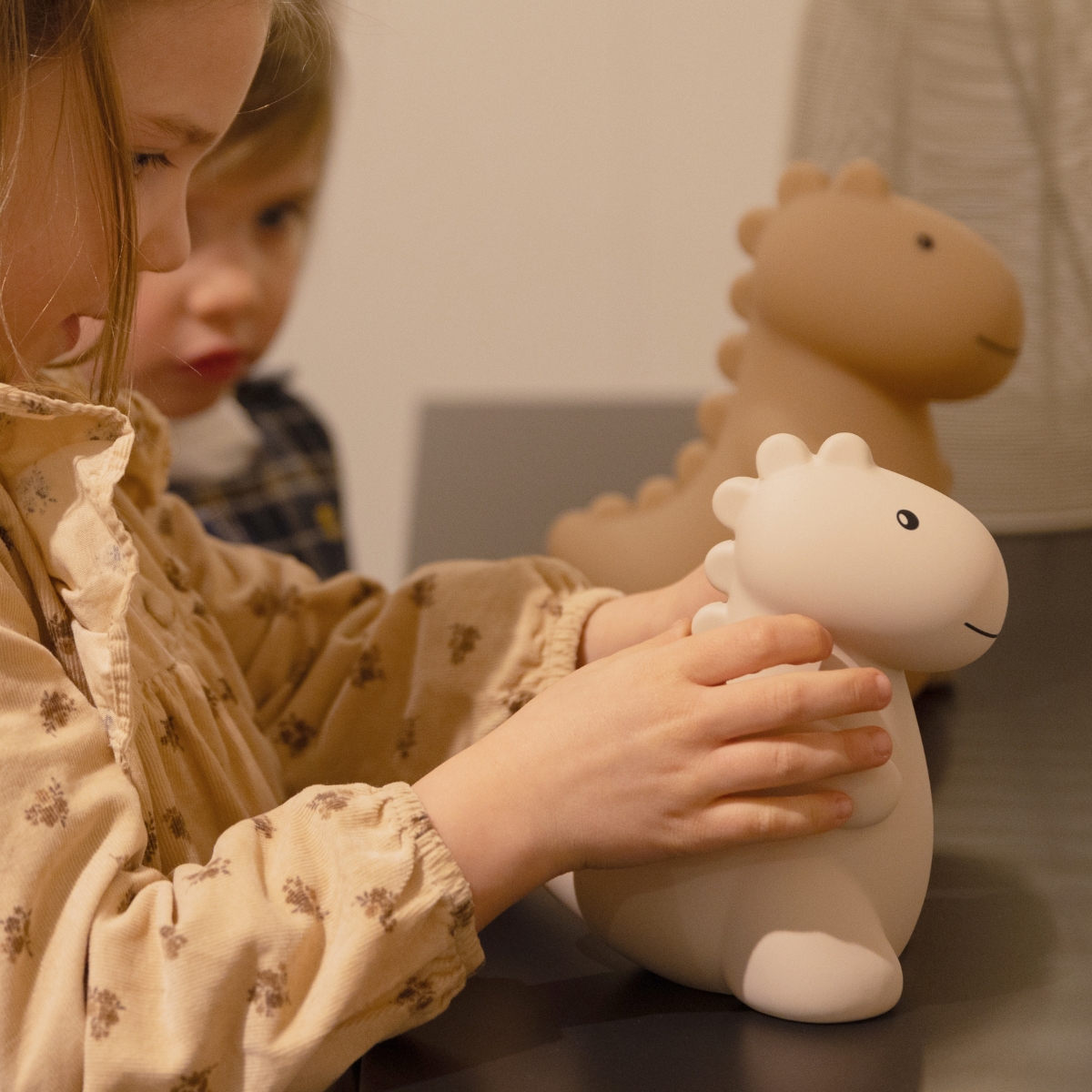 Tirelire Jéroom sable (15 cm) (Atelier Pierre Junior) - Image 2
