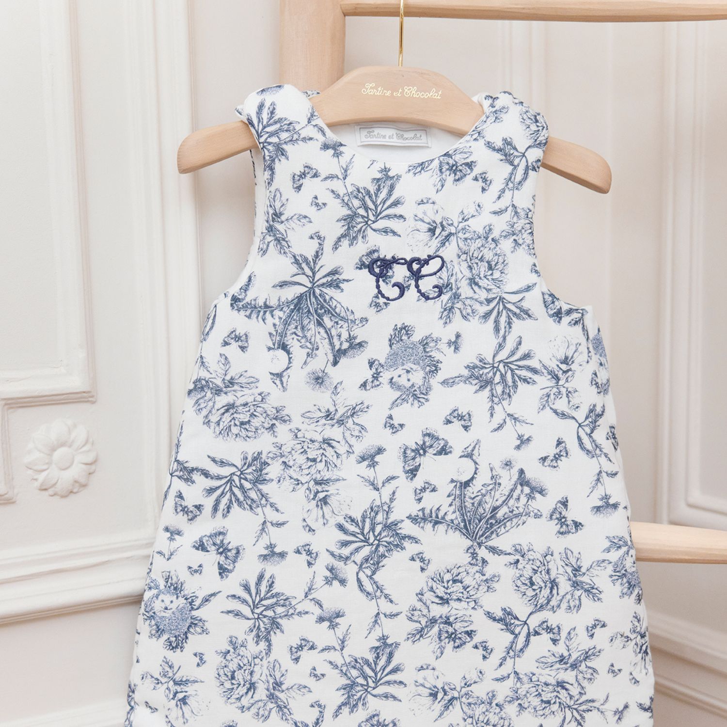 Gigoteuse Toile de Jouy bleu (3-9 mois) (Tartine et Chocolat) - Image 2