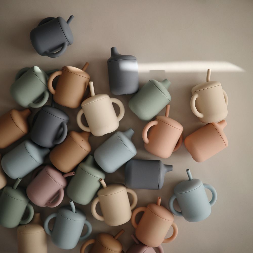 Tasse à bec en silicone Blush (Mushie) - Image 3