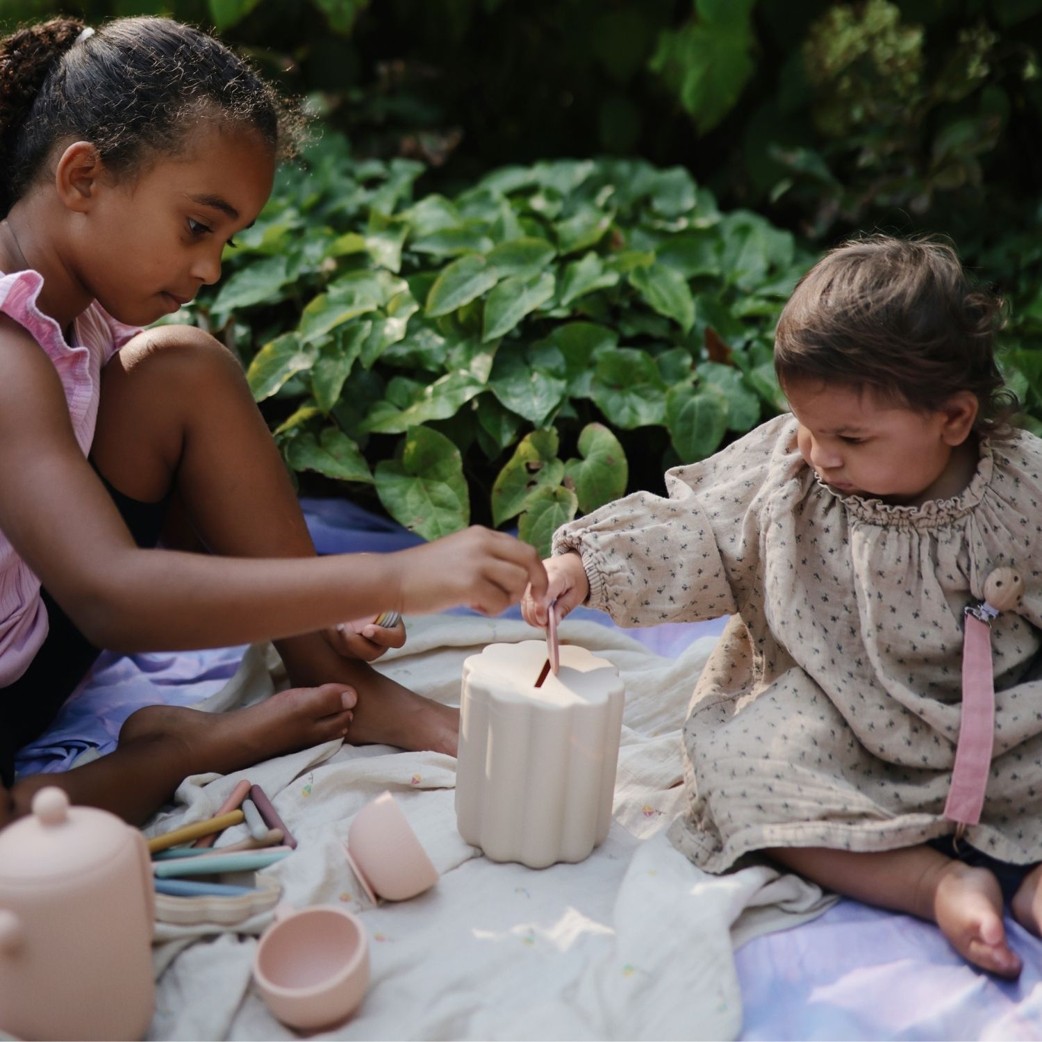 Boîte à formes Coin & Tube (Mushie) - Image 3