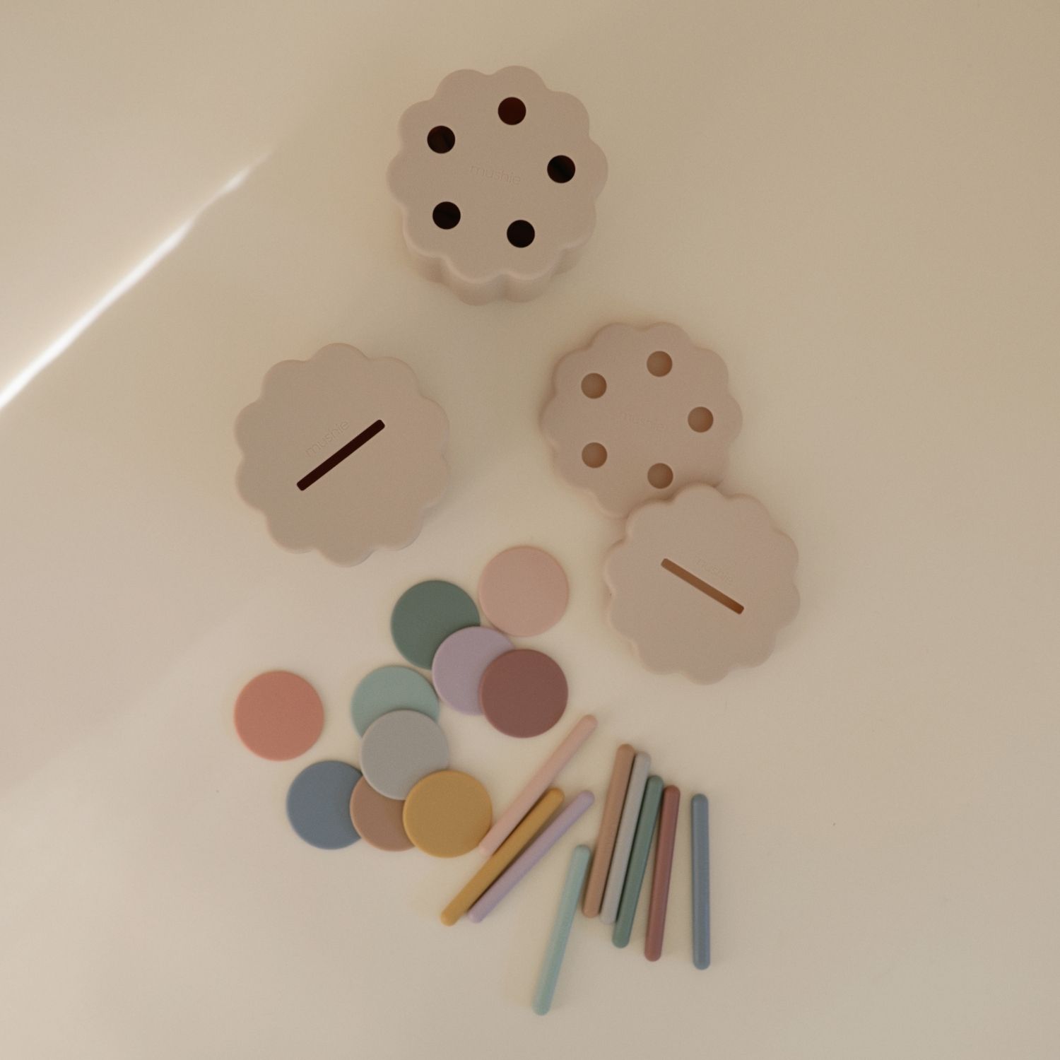 Boîte à formes Coin & Tube (Mushie) - Image 5