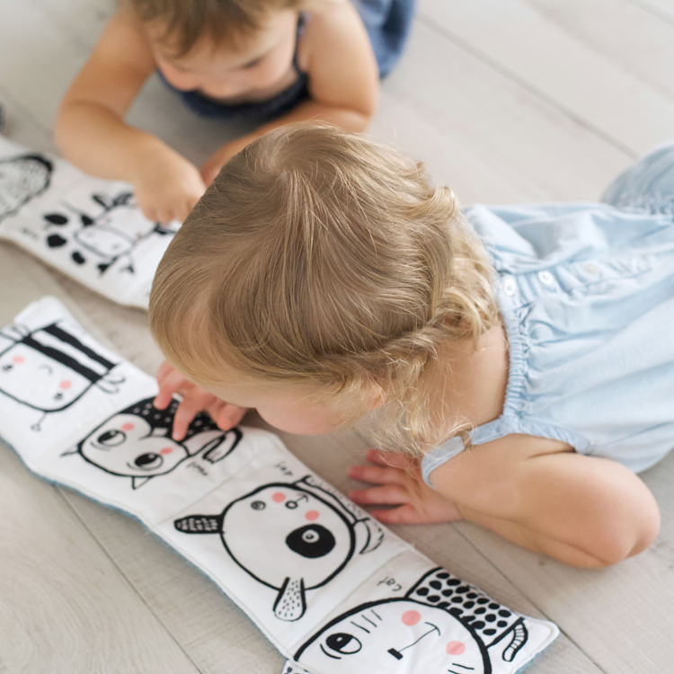 Livre bébé en tissu accordéon Jardin (Wee Gallery) - Image 3