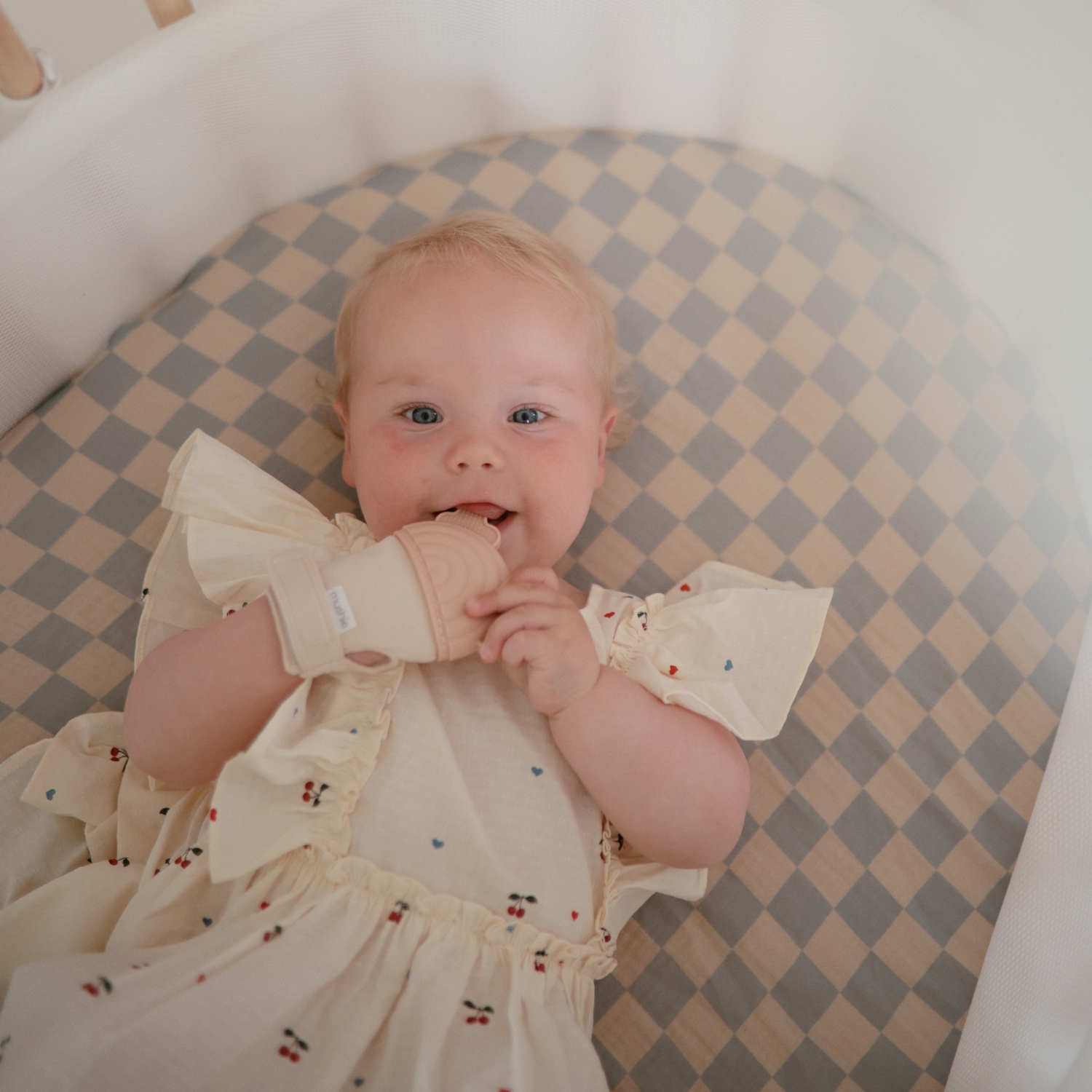 Mitaine de dentition Blush (Mushie) - Image 4