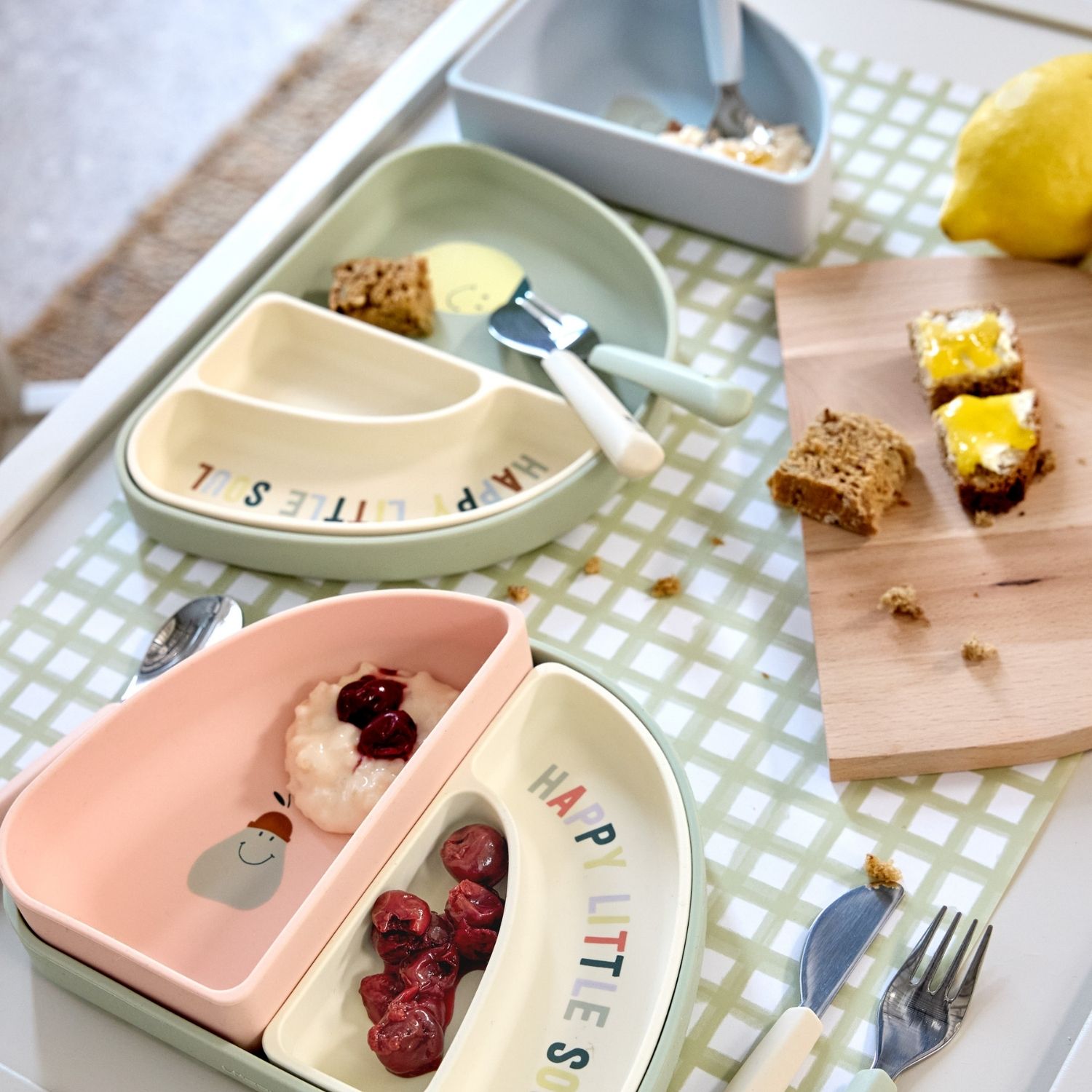 Assiette à compartiments en silicone Citron (Lassig) - Image 3