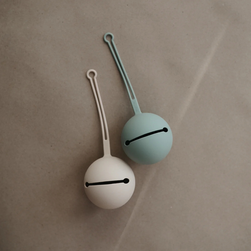 Range sucette en silicone Shifting Sand (Mushie) - Image 2