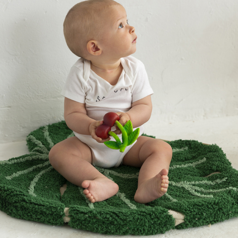 Mery la cerise en latex d'hévéa (Oli & Carol) - Image 8