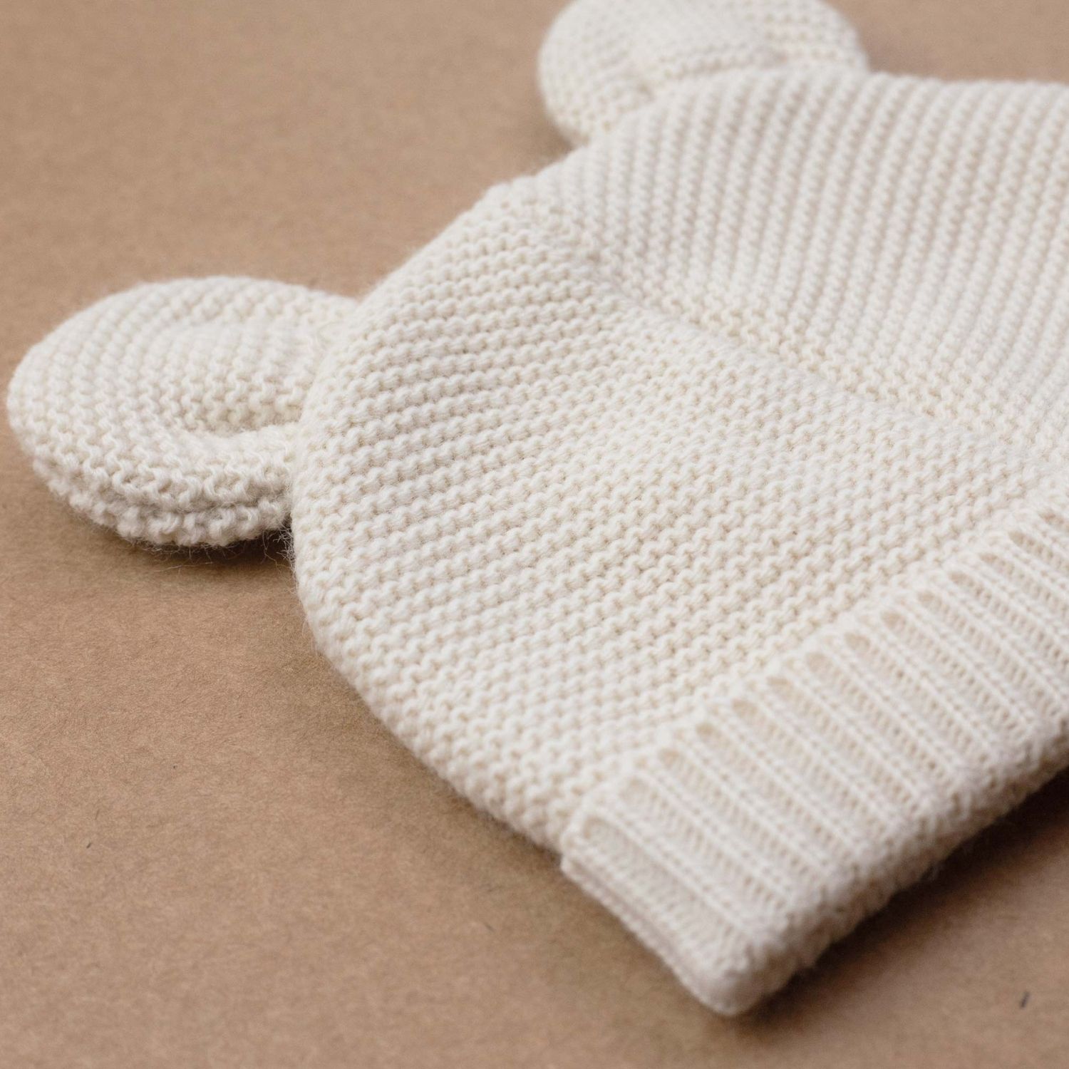 Bonnet de naissance Ours en maille Sable (0-1 mois) (Trois Kilos Sept) - Image 2