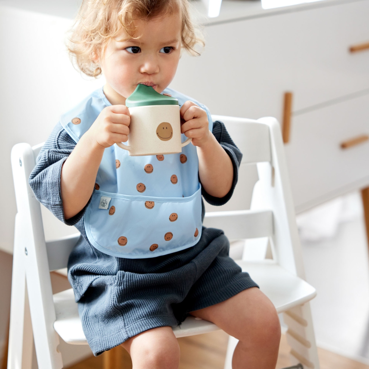 Tasse d´apprentissage Happy Rascals Smile vert (Lassig) - Image 1