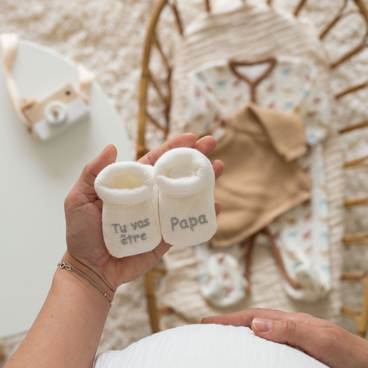 Chaussons Tu vas être Papa (0-1 mois) (Trois Kilos Sept) - Image 1