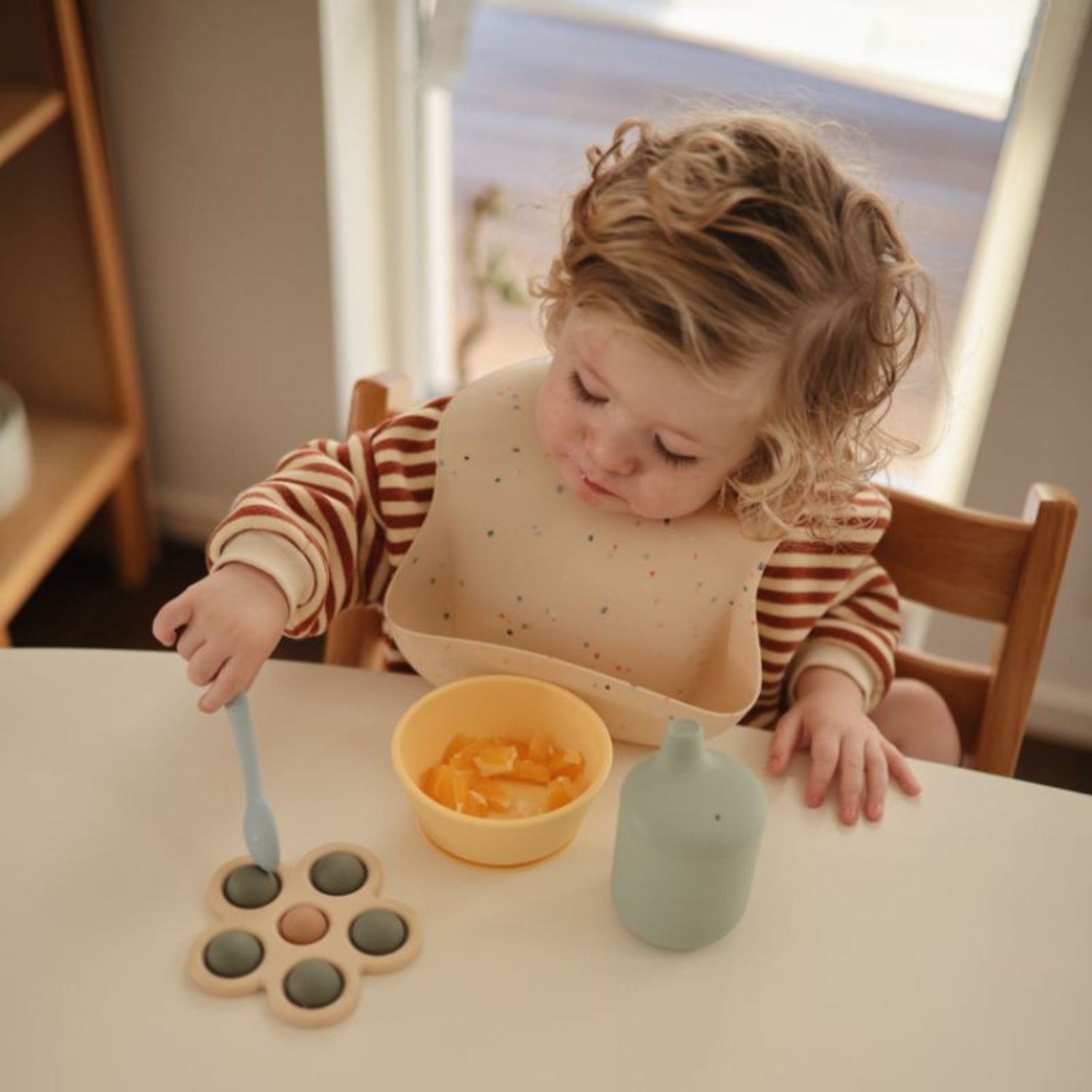 Jouet en silicone Fleur Dried thyme-Natural-Shifting sand (Mushie) - Image 2