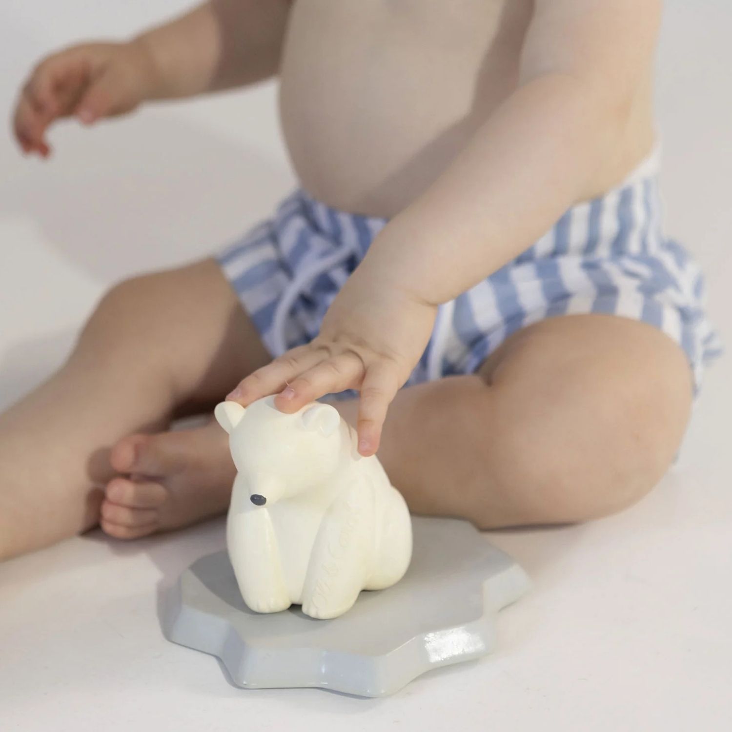 Jouet de bain Ours Polaire (Oli and Carol) - Image 1