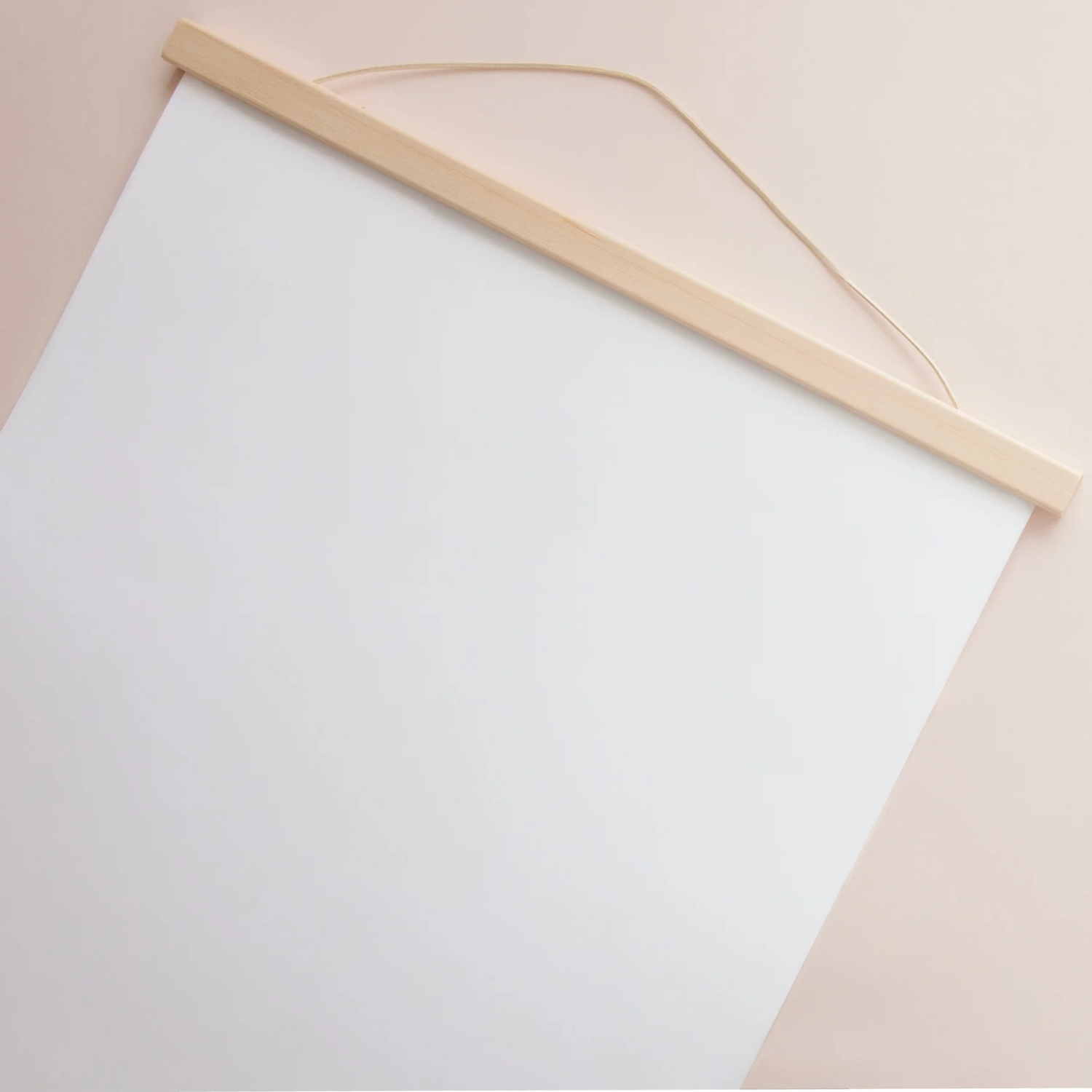 Porte-Affiche en pin (Les Petites Dates) - Image 1