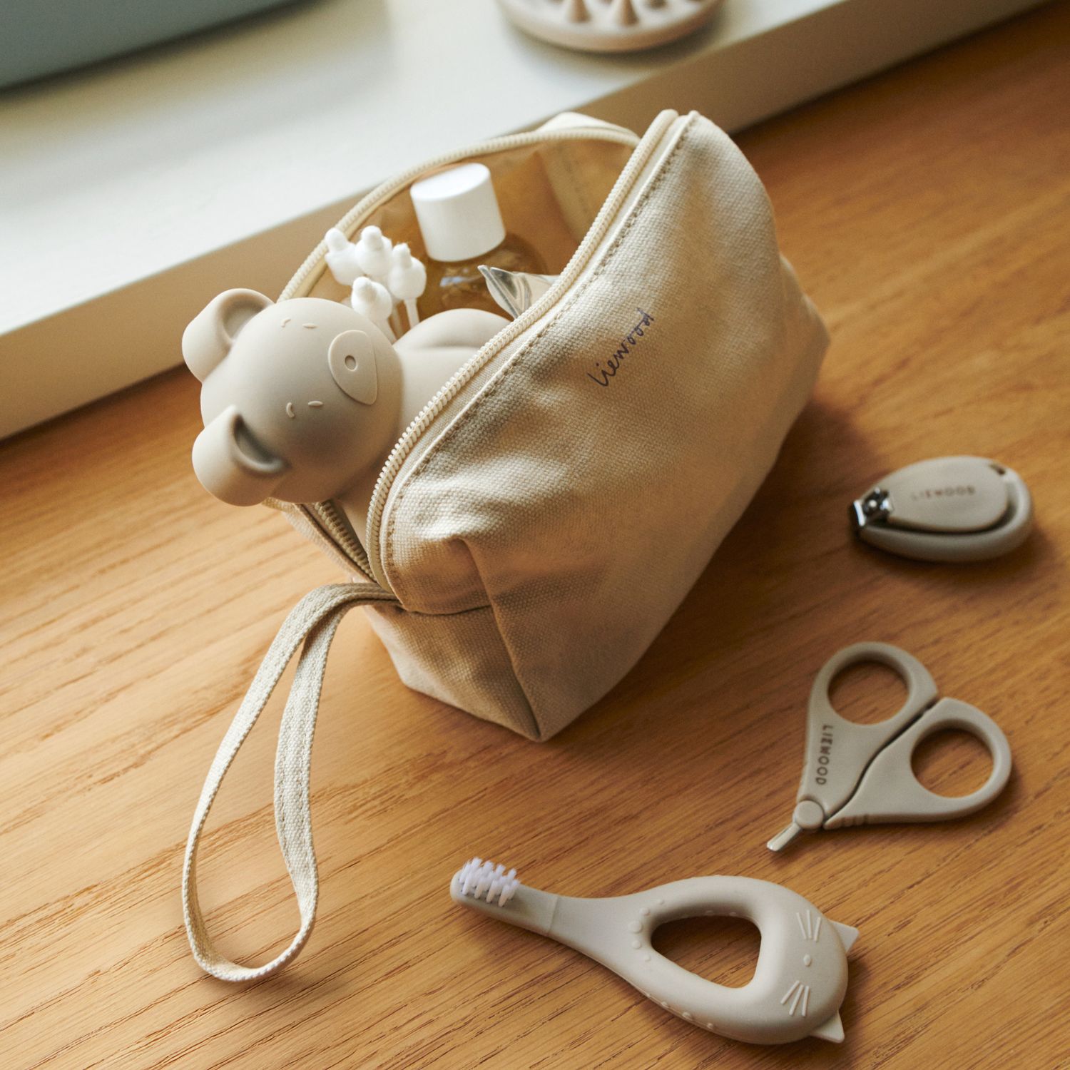 Trousse de soin Calista Sandy (5 pièces) (Liewood) - Image 2