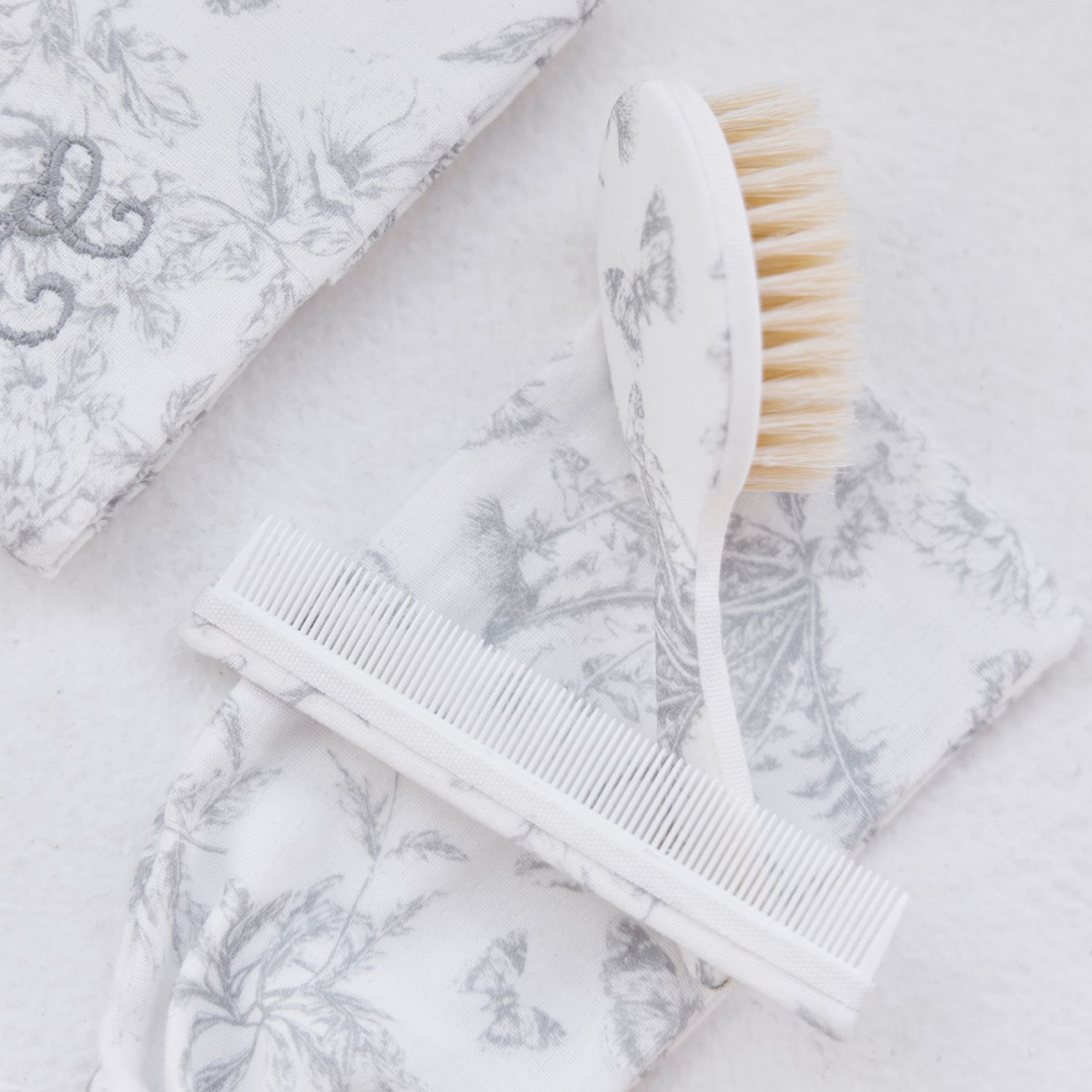 Brosse et peigne imprimé inspiration Toile de Jouy gris (Tartine et Chocolat) - Image 1