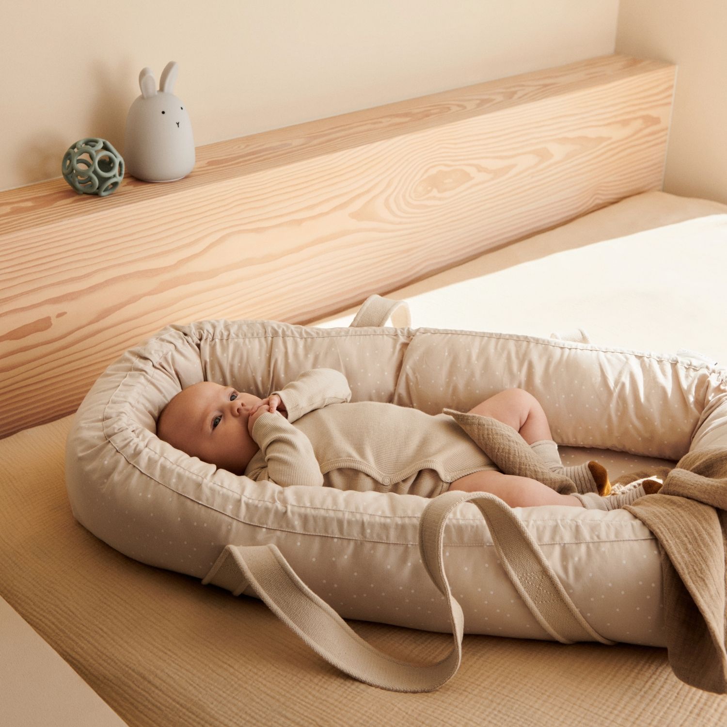 Réducteur de lit Gro Classic dot Creme de la creme (Liewood) - Image 2