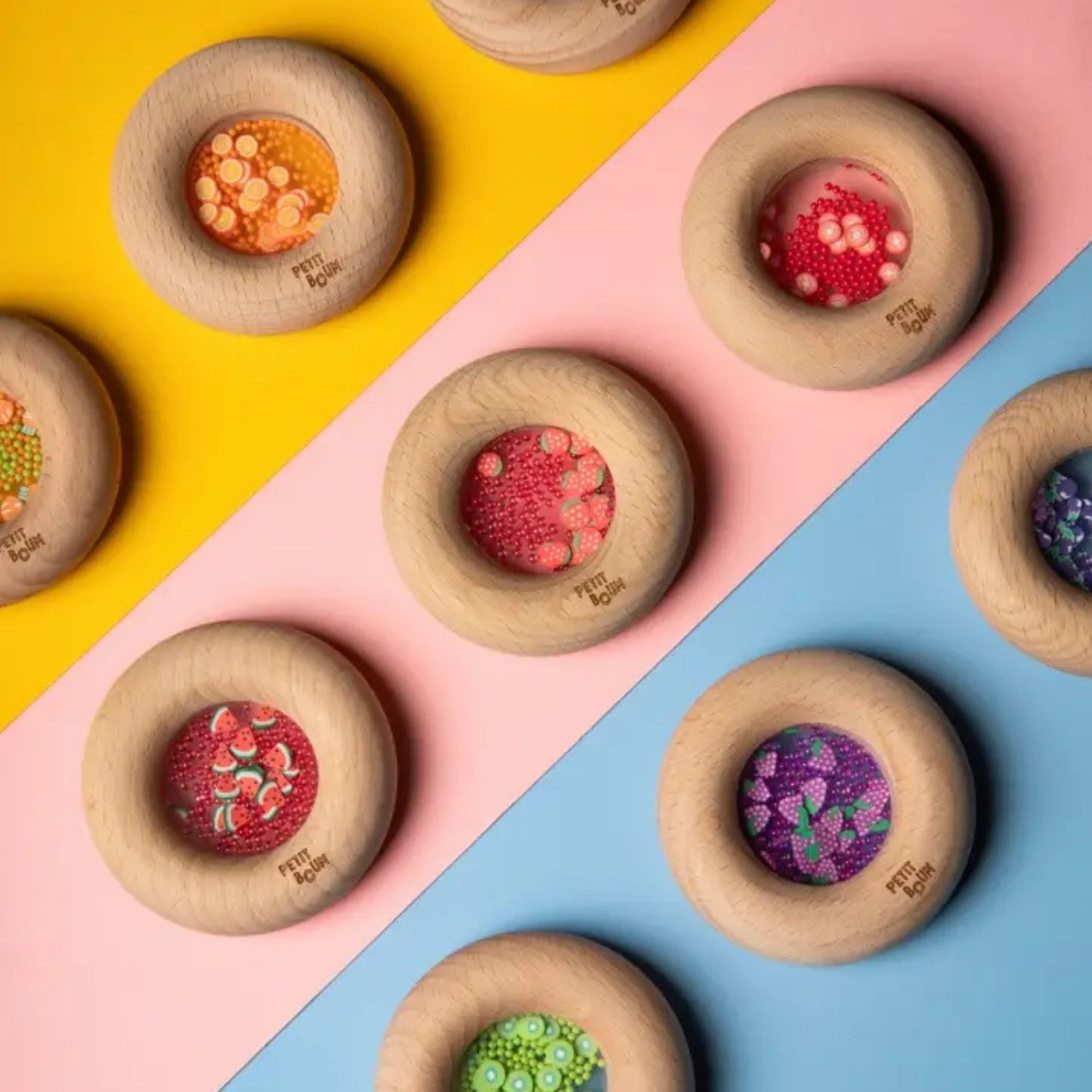 Hochet sensoriel Sensory Donut fraises (Petit Boum) - Image 1