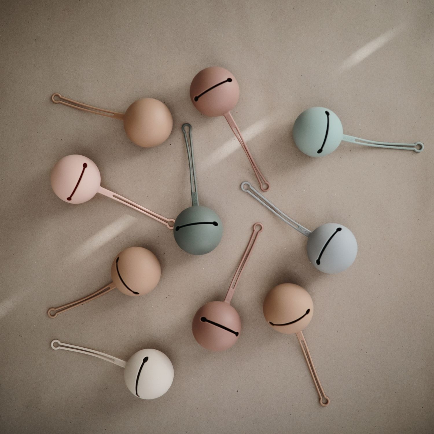 Range sucette en silicone Natural (Mushie) - Image 5